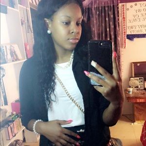 Meet your Posher, April